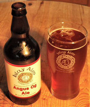 Picture of a bottle and pint of Angus Og Ale by Islay Ales