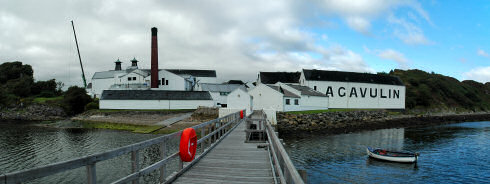 Picture of a panoramic view over Lagavulin distillery