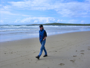 Picture of Imke walking along a beach
