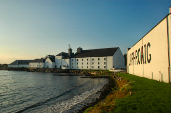 Picture of Laphroaig distillery in the evening light