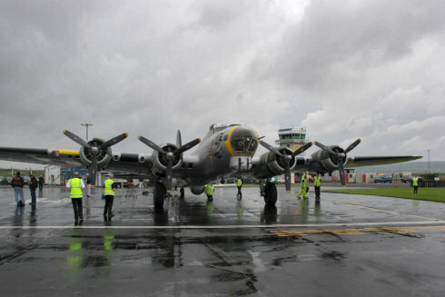 Picture of a Boeing B17 named Liberty Belle
