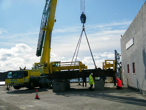 Picture of a large mobile crane lifting a linkspan