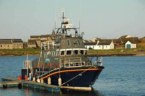The Gemini Endeavour in the evening sun Picture of a converted lifeboat in the evening sun