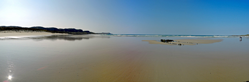 Picture of a panoramic view of a beach in bright sunshine